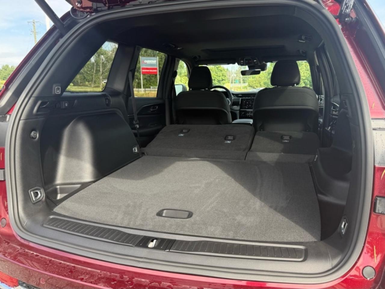 2025 Jeep Grand Cherokee Laredo  - Sunroof Photo