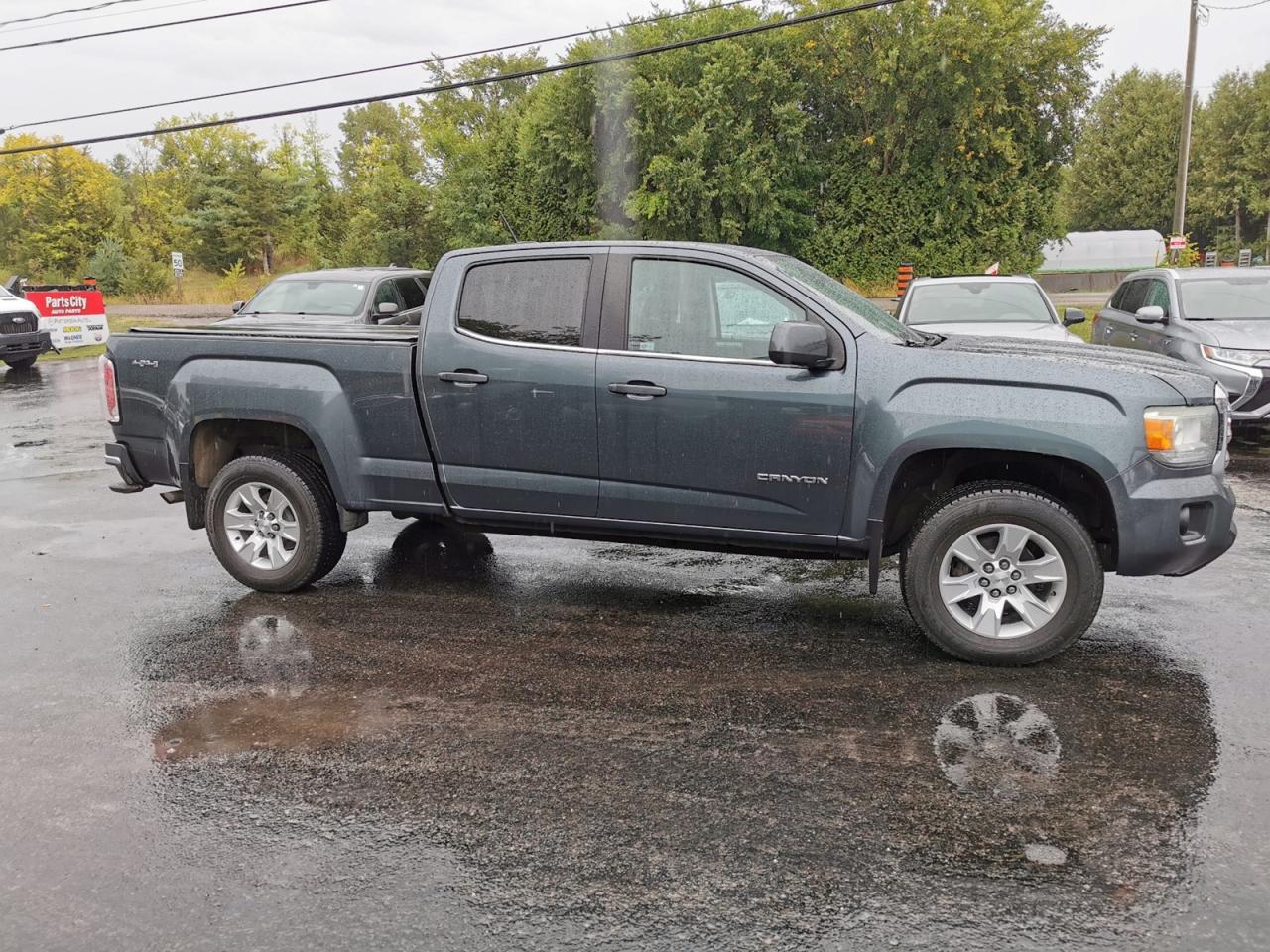 2015 GMC Canyon SLE Photo3