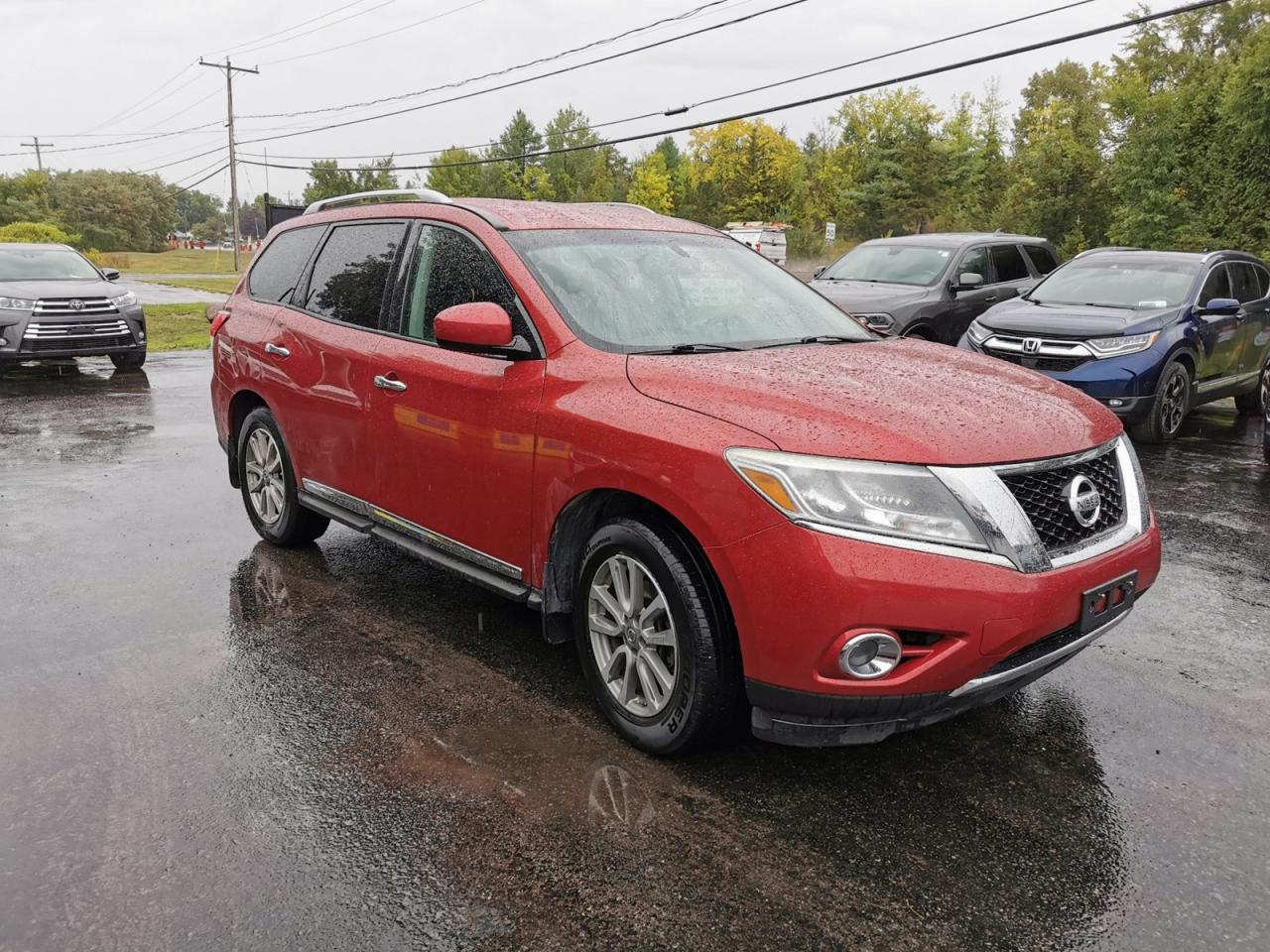 2015 Nissan Pathfinder SV - Photo #3