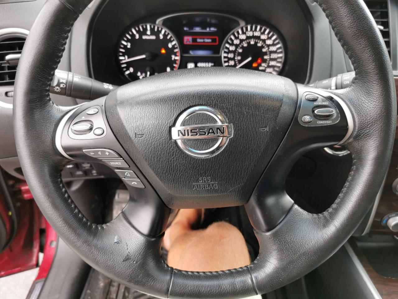 2015 Nissan Pathfinder SV - Photo #14