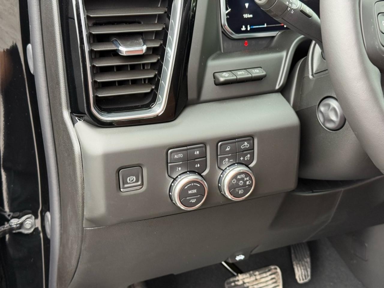 2026 GMC Sierra 1500 Denali Ultimate  - Leather Seats Photo