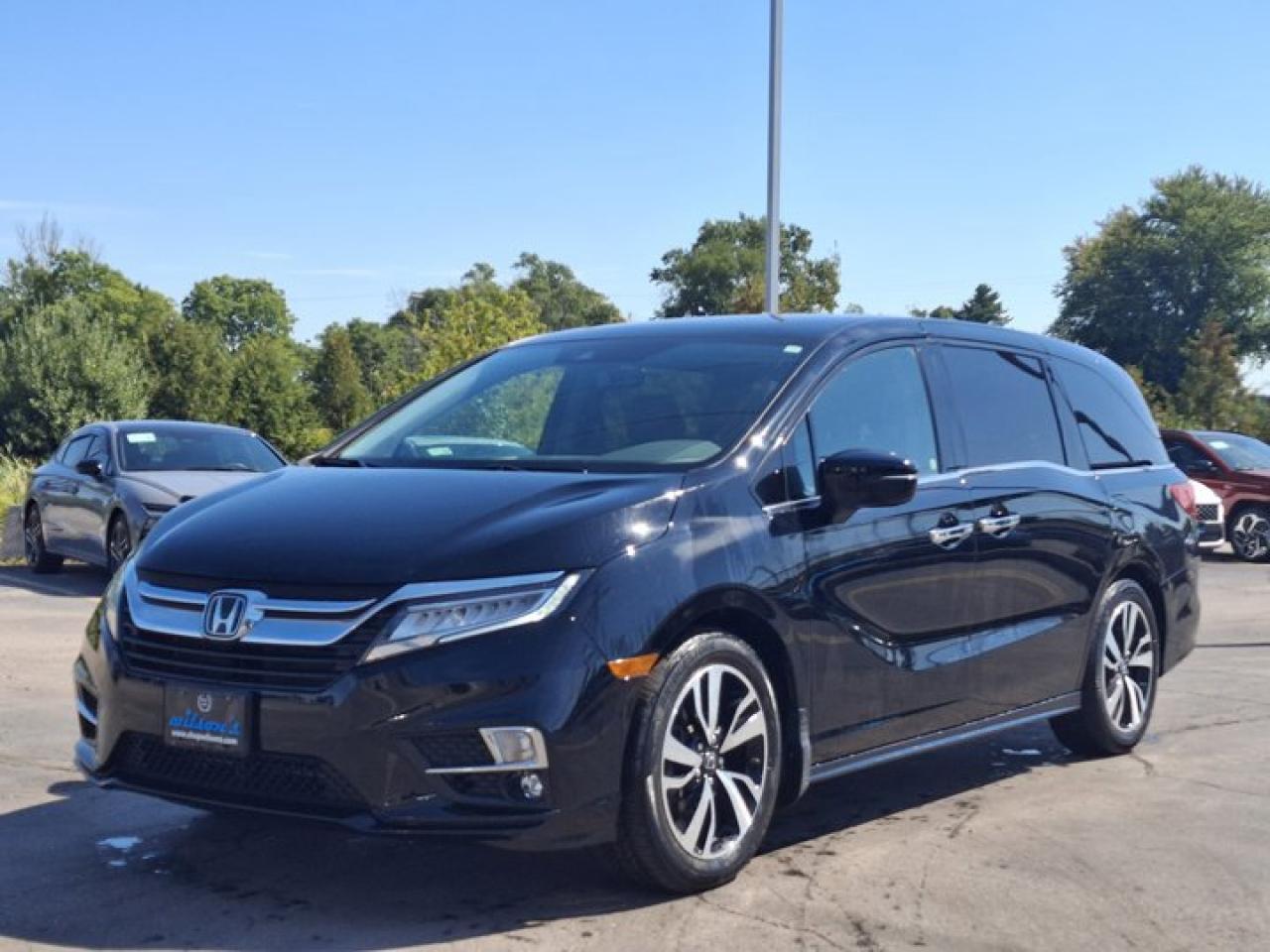 Used 2020 Honda Odyssey Touring| Leather | Sunroof | Nav | DVD | Adaptive Cruise | Heated Wheel + Seats | and Much More ! for sale in Guelph, ON