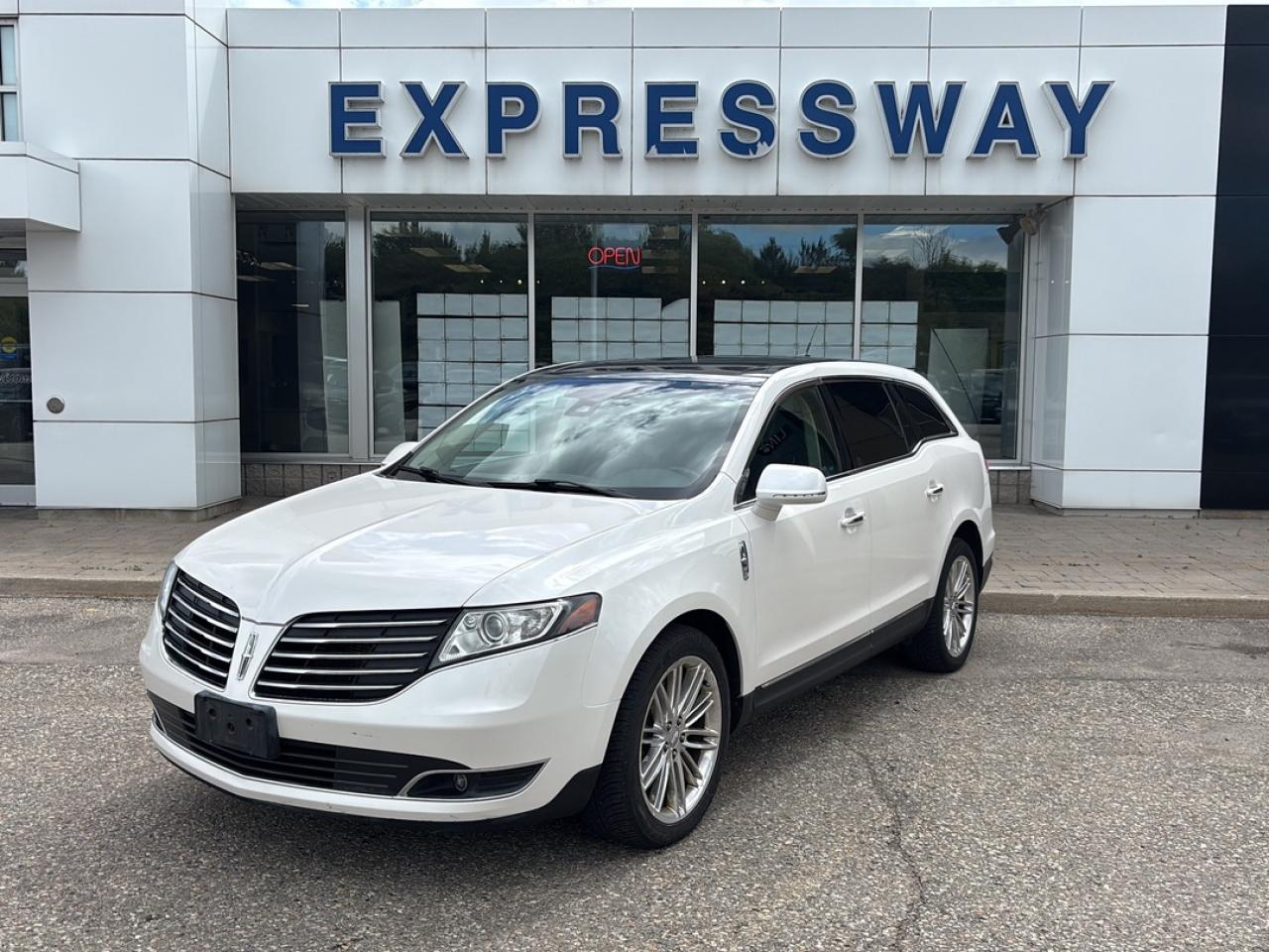 Used 2018 Lincoln MKT ELITE for sale in Stratford, ON