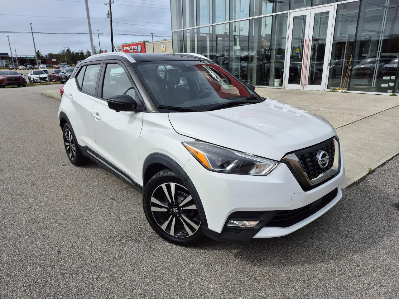 2020 Nissan Kicks SR Photo1