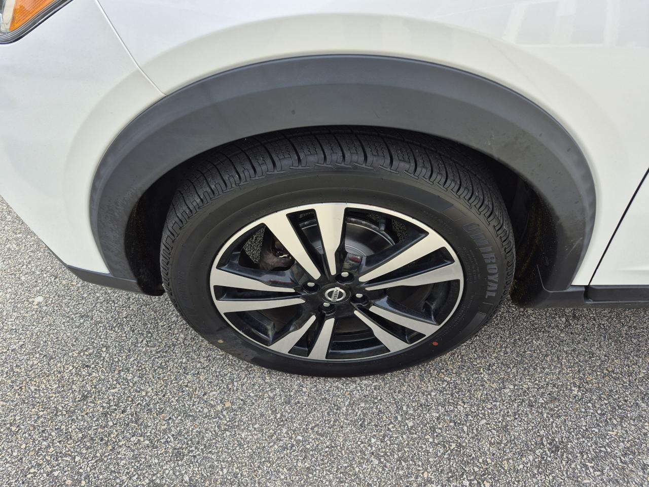 2020 Nissan Kicks SR Photo17
