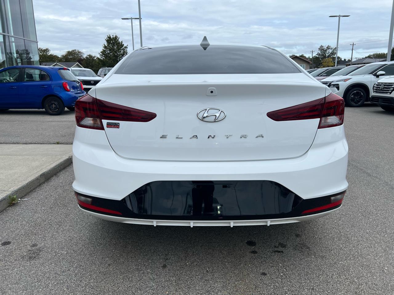 2019 Hyundai Elantra Preferred Photo4