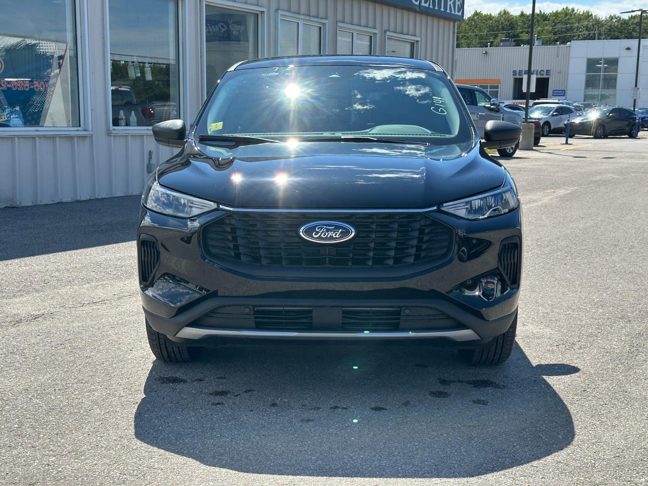 2025 Ford Escape Active AWD Photo2