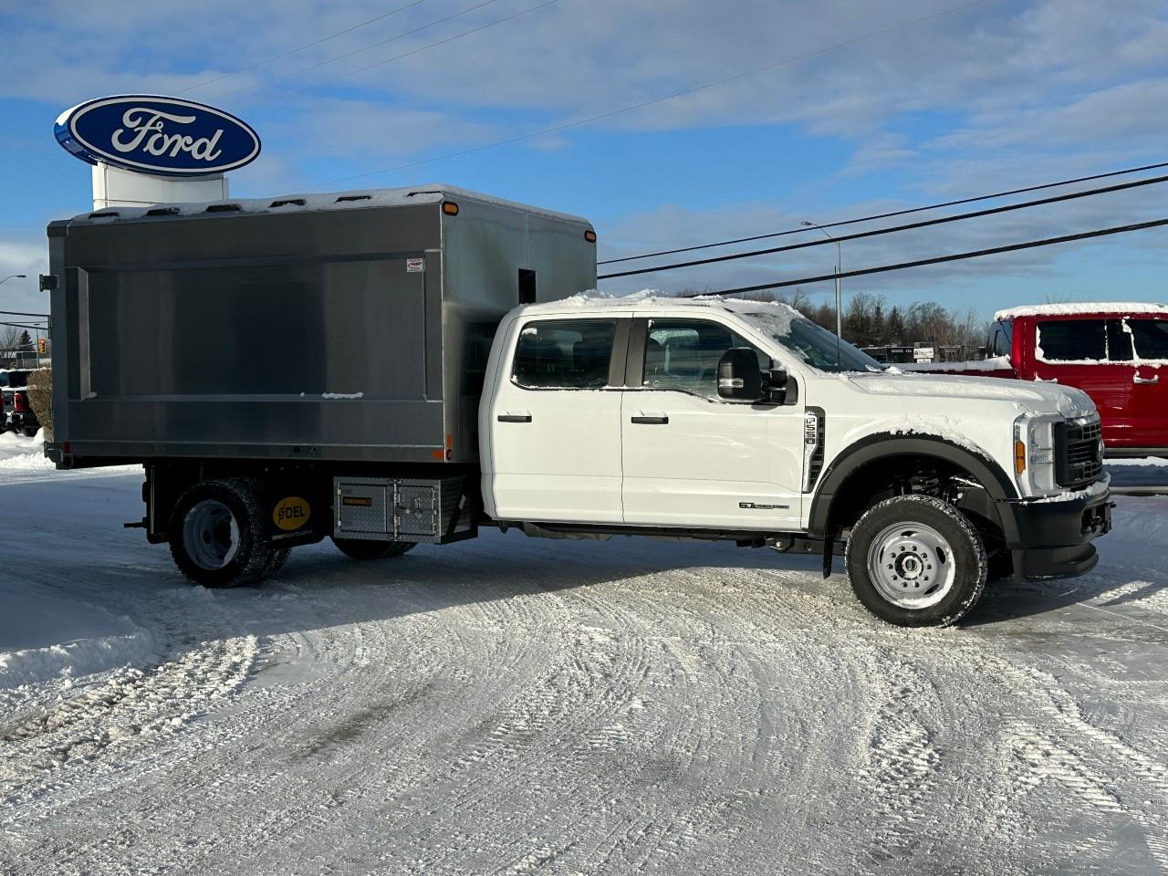 2026 Ford F-550 Super Duty DRW XL 4WD Crew Cab 203" WB 84" CA Photo