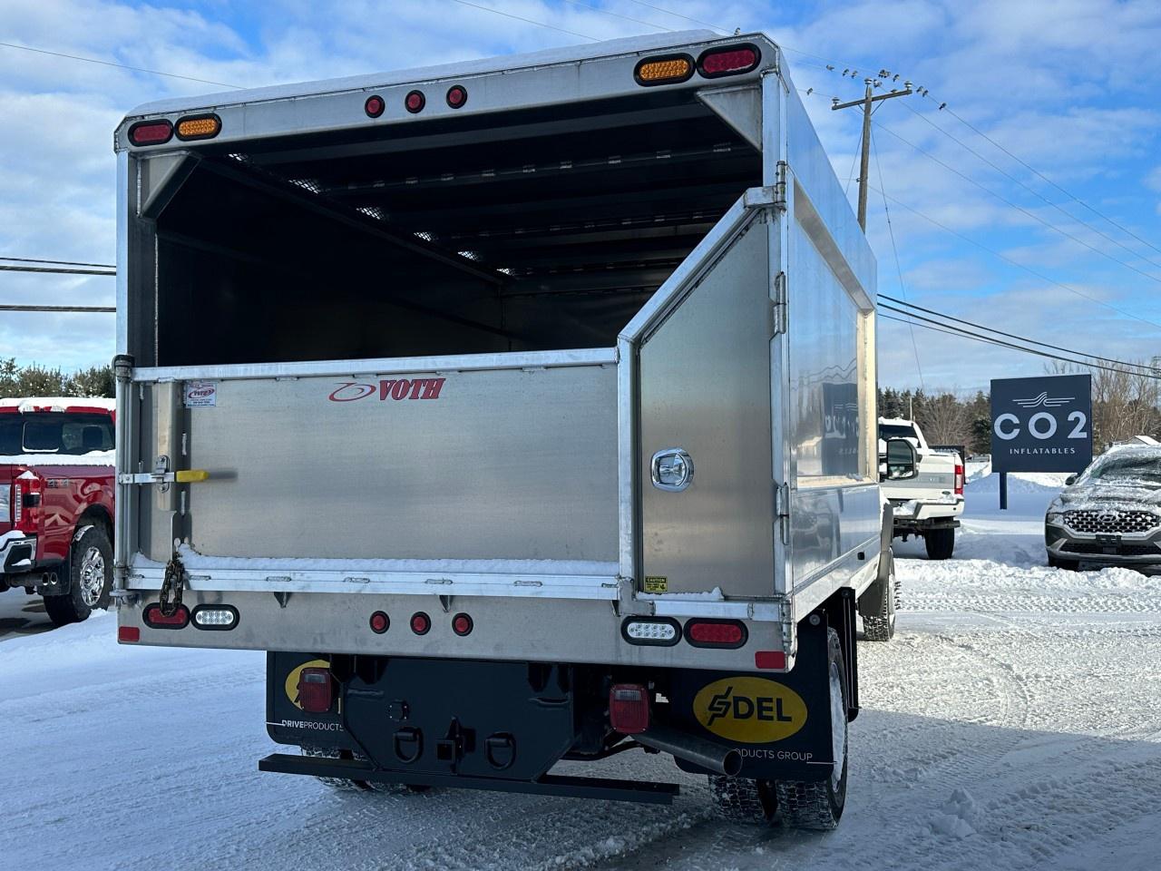 2026 Ford F-550 Super Duty DRW XL 4WD Crew Cab 203" WB 84" CA Photo