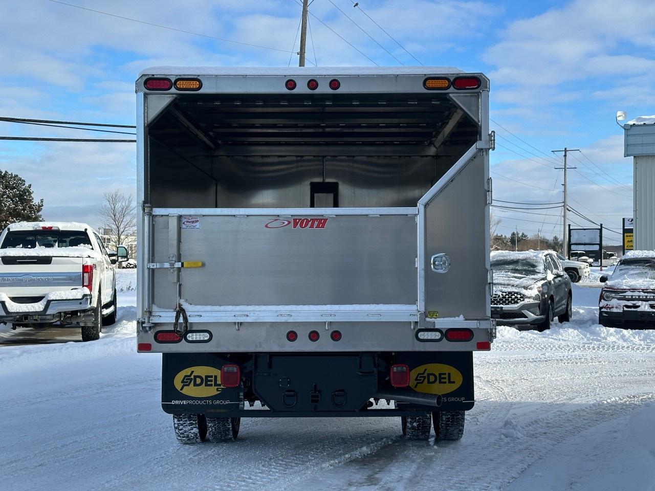 2026 Ford F-550 Super Duty DRW XL 4WD Crew Cab 203" WB 84" CA Photo