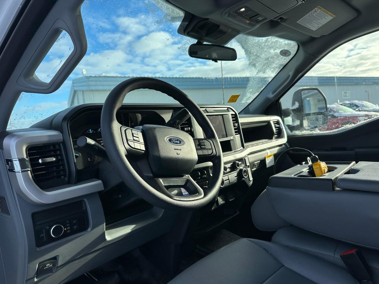 2026 Ford F-550 Super Duty DRW XL 4WD Crew Cab 203" WB 84" CA Photo