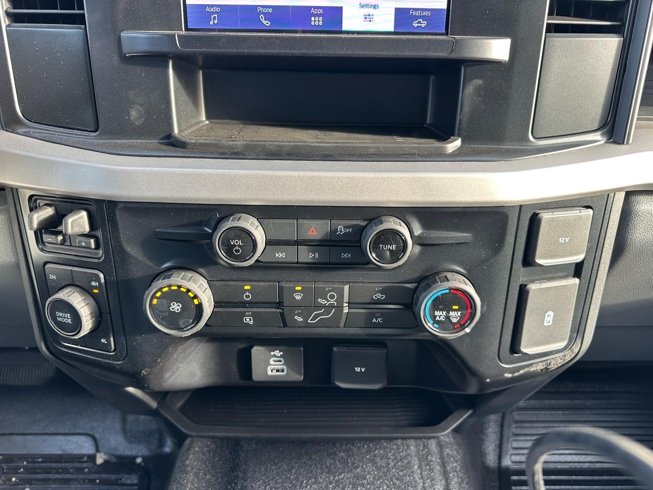 2026 Ford F-550 Super Duty DRW XL 4WD Crew Cab 203" WB 84" CA Photo