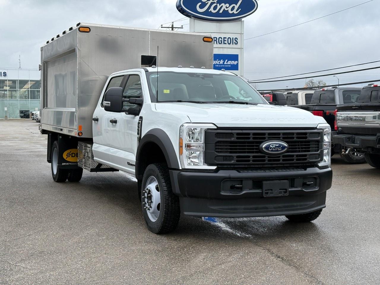 2026 Ford F-550 Super Duty DRW XL 4WD Crew Cab 203" WB 84" CA Photo