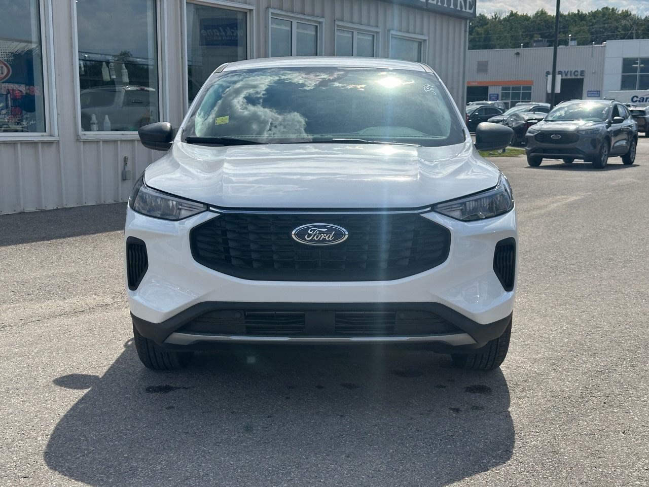 2025 Ford Escape Active AWD Photo2