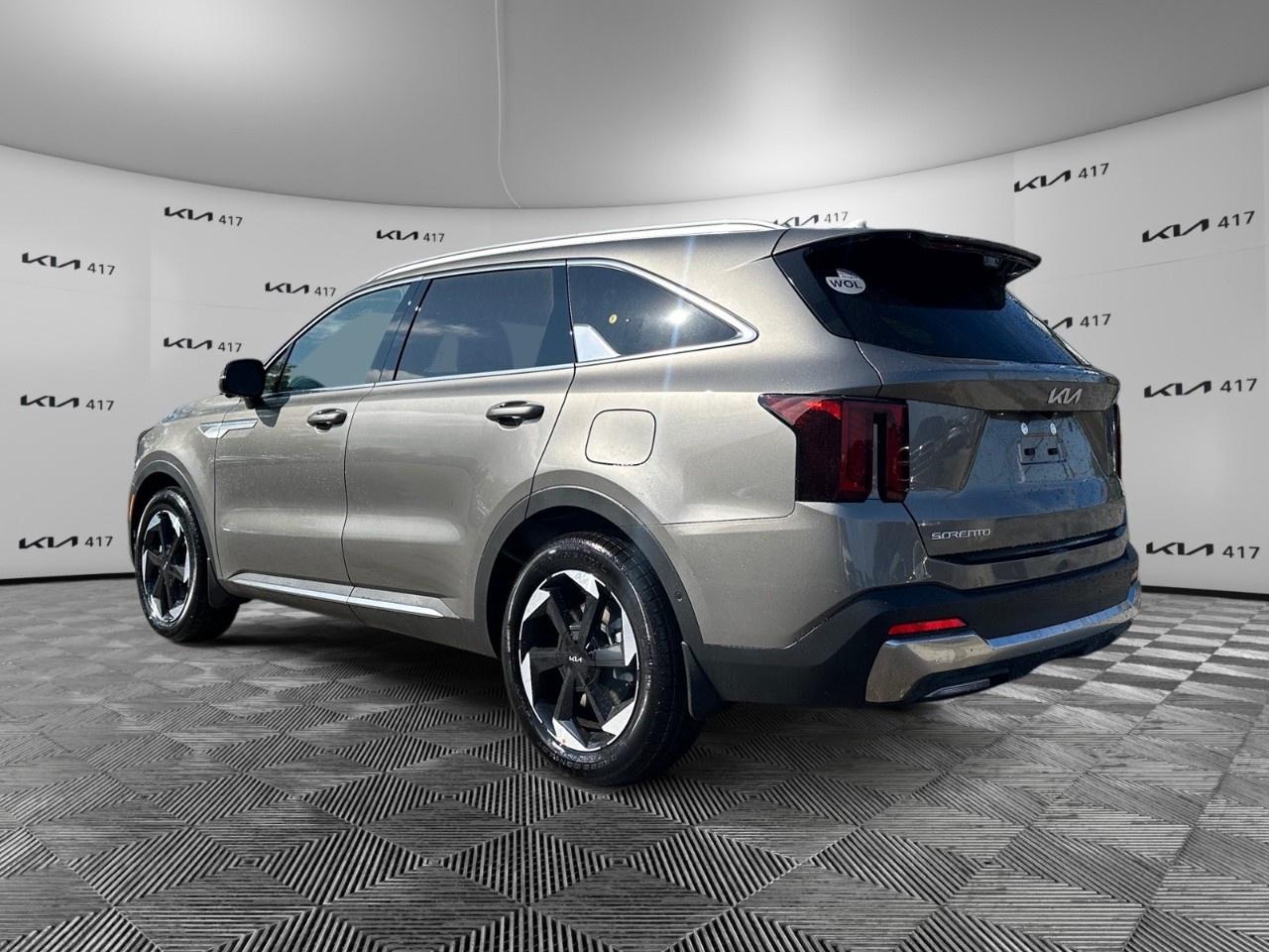 2026 Kia Sorento Plug-In Hybrid SX AWD Photo2