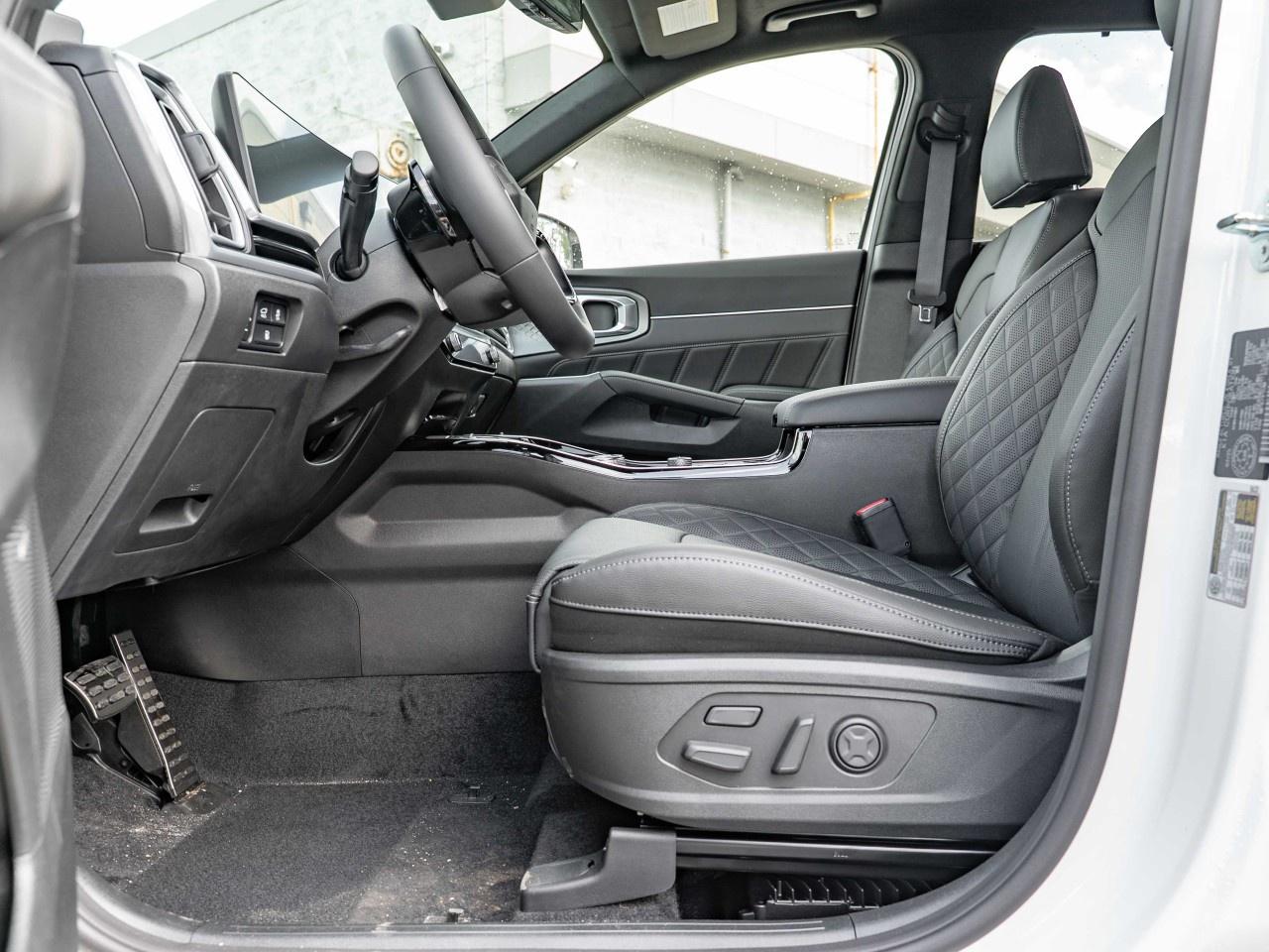 2026 Kia Sorento Plug-In Hybrid SX AWD Photo