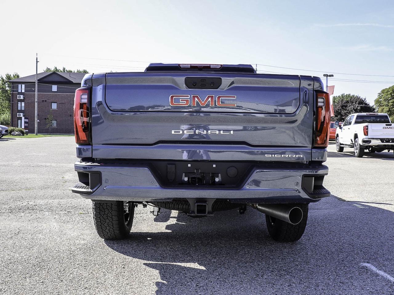 2026 GMC Sierra 2500 HD Denali Photo3