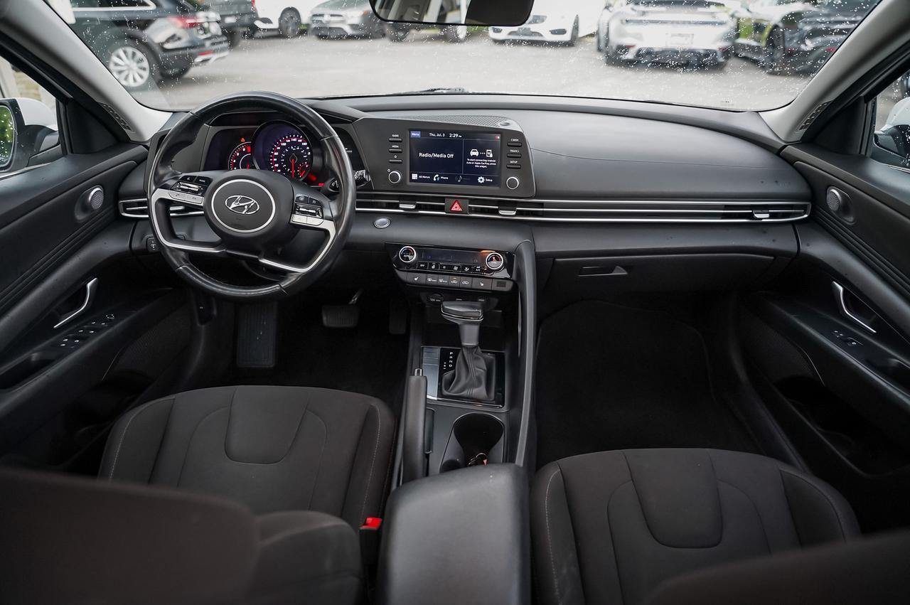 2021 Hyundai Elantra SEL Photo