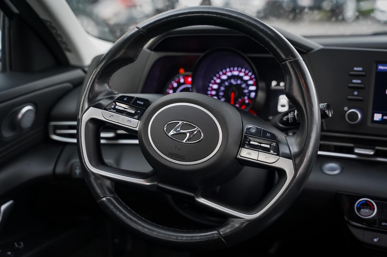 2021 Hyundai Elantra SEL Photo