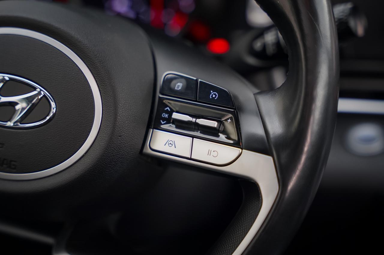 2021 Hyundai Elantra SEL Photo