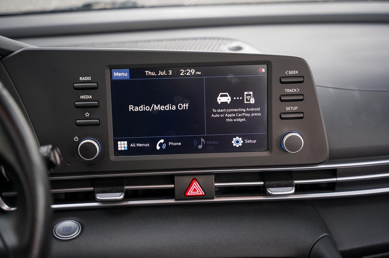 2021 Hyundai Elantra SEL Photo