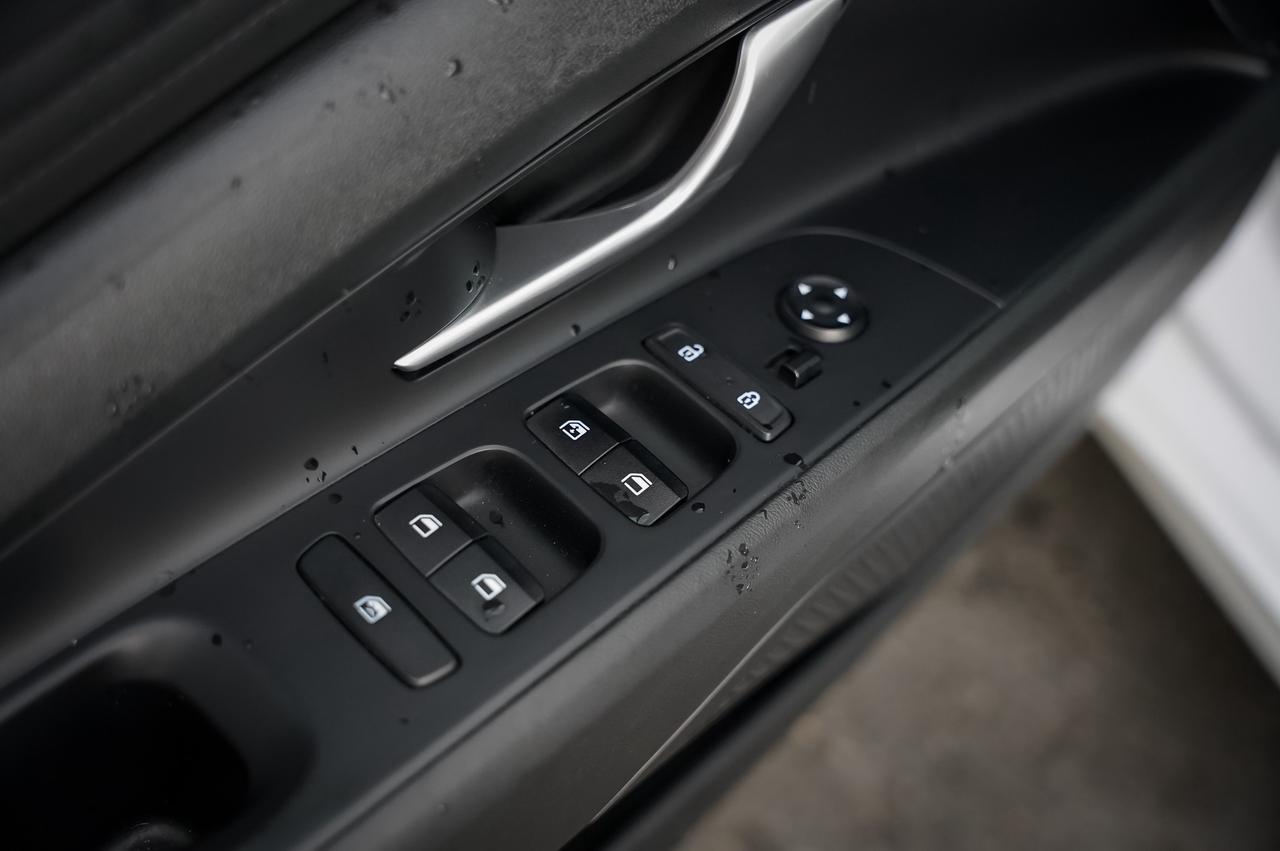 2021 Hyundai Elantra SEL Photo