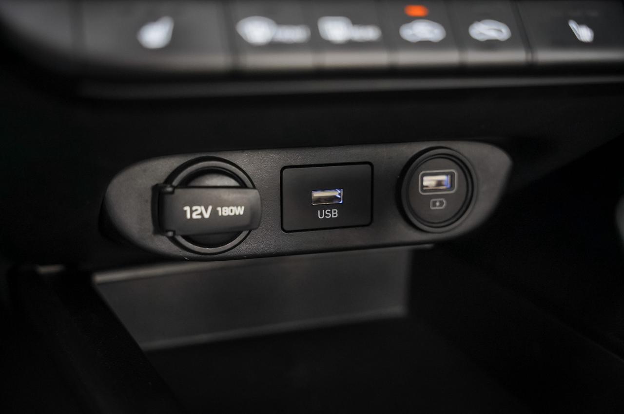 2021 Hyundai Elantra SEL Photo