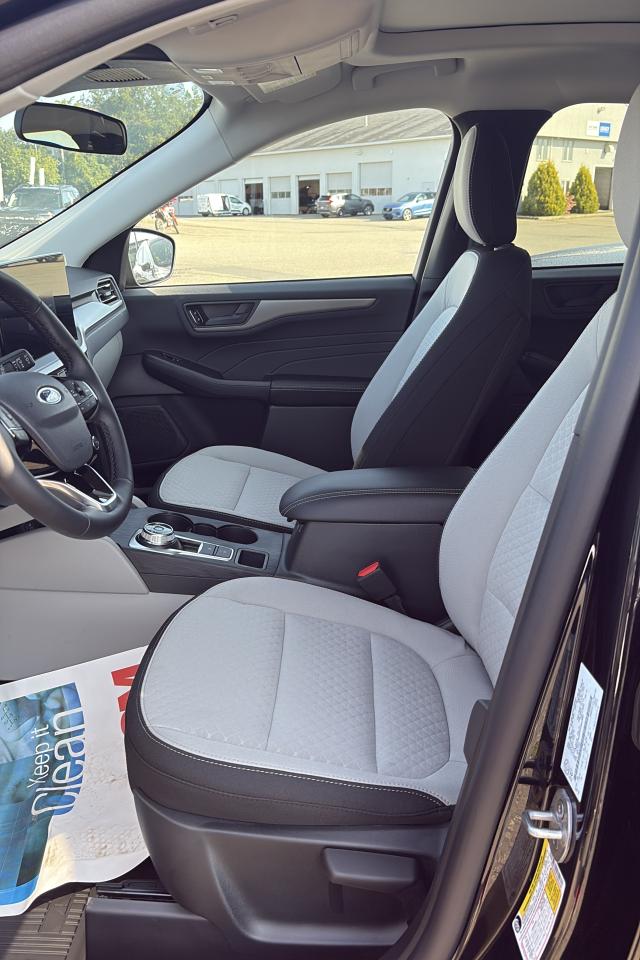 2025 Ford Escape Active™ Photo5
