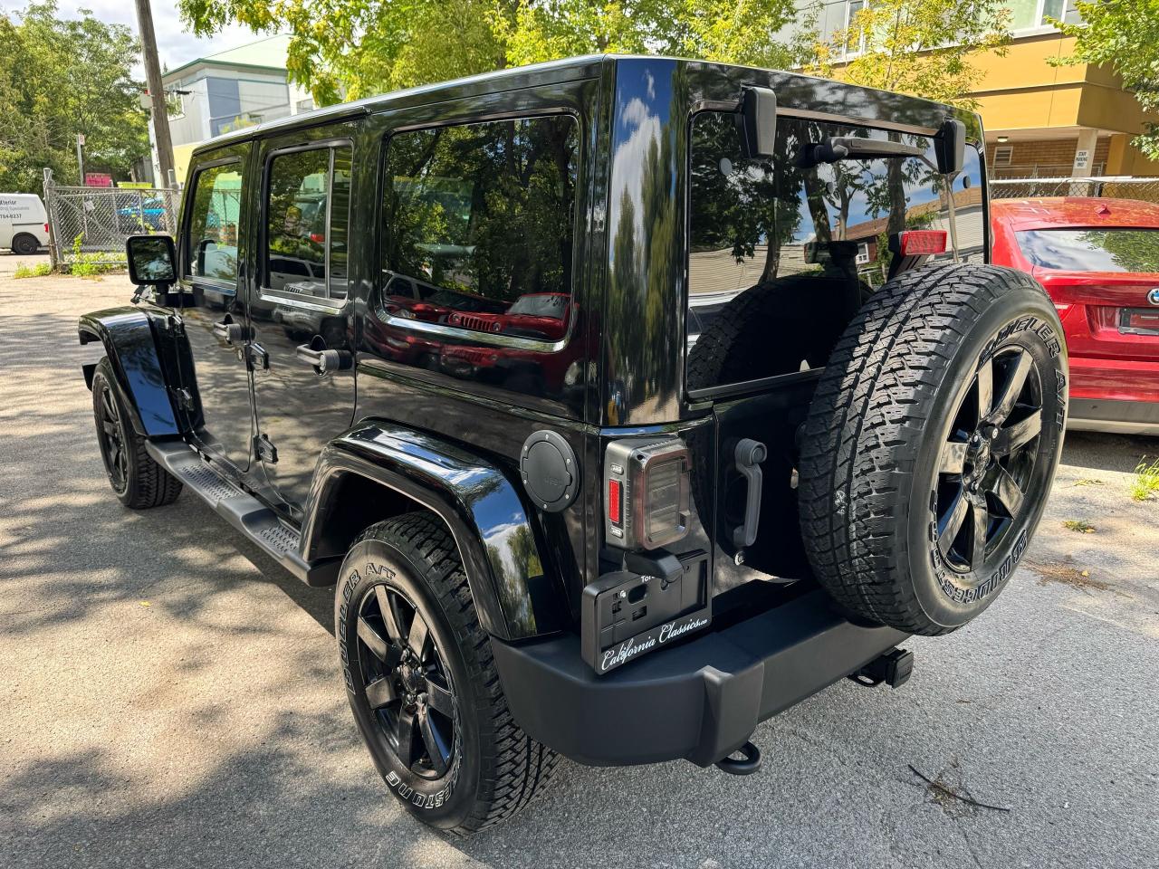 2014 Jeep Wrangler SAHARA - 4X4 Photo2