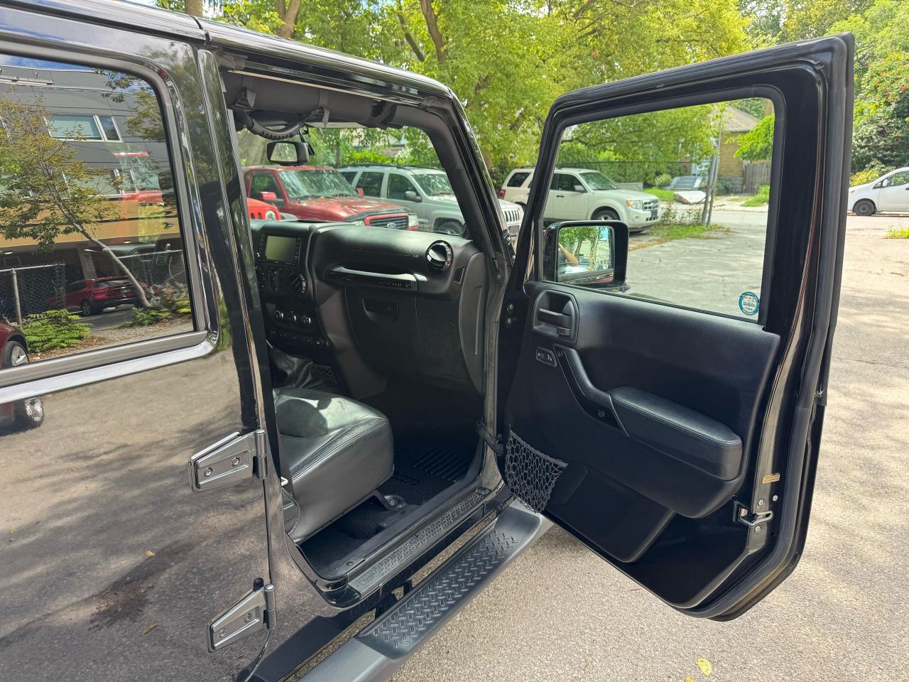 2014 Jeep Wrangler SAHARA - 4X4 - Photo #16