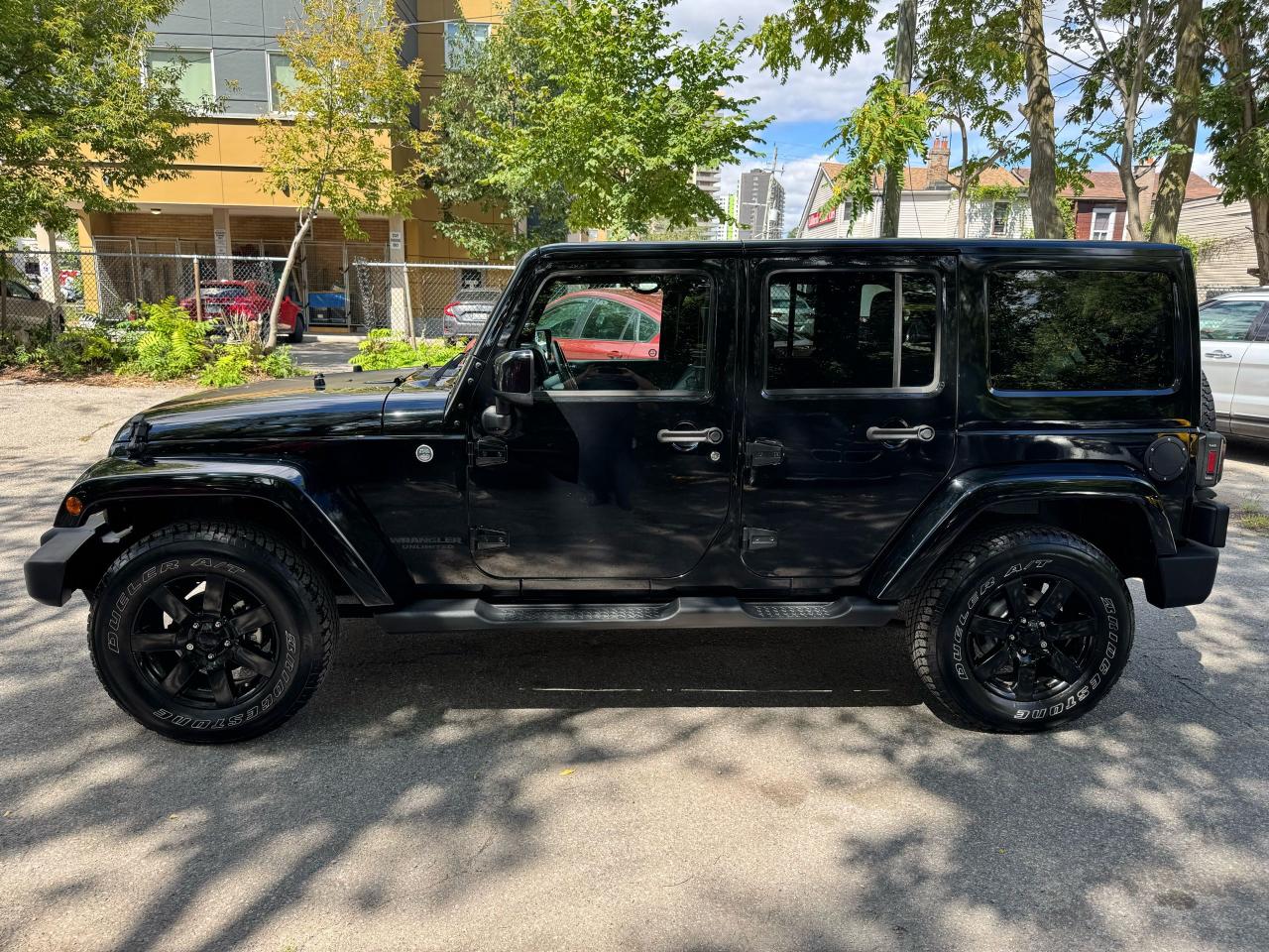 2014 Jeep Wrangler SAHARA - 4X4 - Photo #2