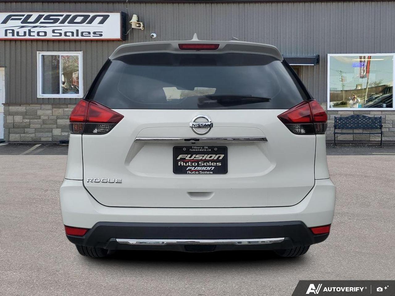 2017 Nissan Rogue S *Ltd Avail*-HEATED SEATS-REAR CAMERA-ALLOY WHEEL Photo4