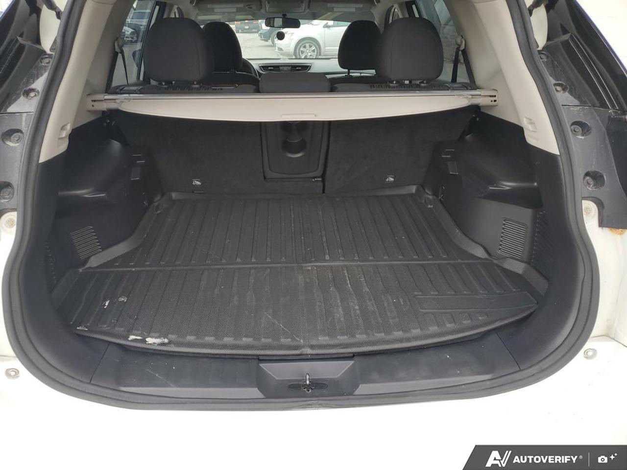 2017 Nissan Rogue S *Ltd Avail*-HEATED SEATS-REAR CAMERA-ALLOY WHEEL Photo