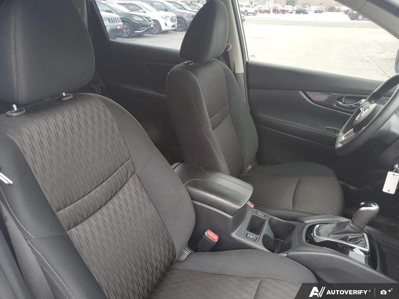 2017 Nissan Rogue S *Ltd Avail*-HEATED SEATS-REAR CAMERA-ALLOY WHEEL Photo