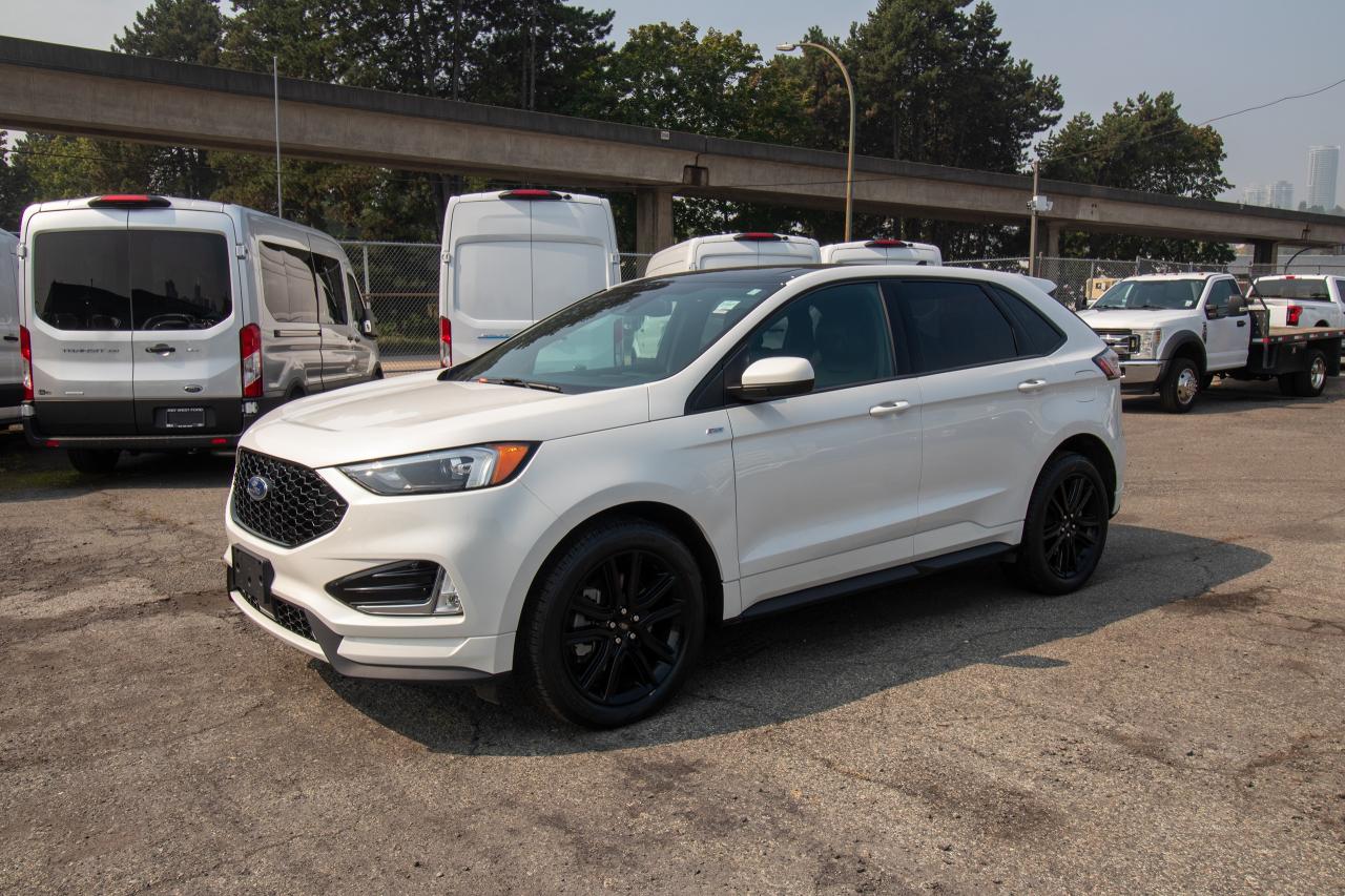 2022 Ford Edge ST LINE AWD Photo2