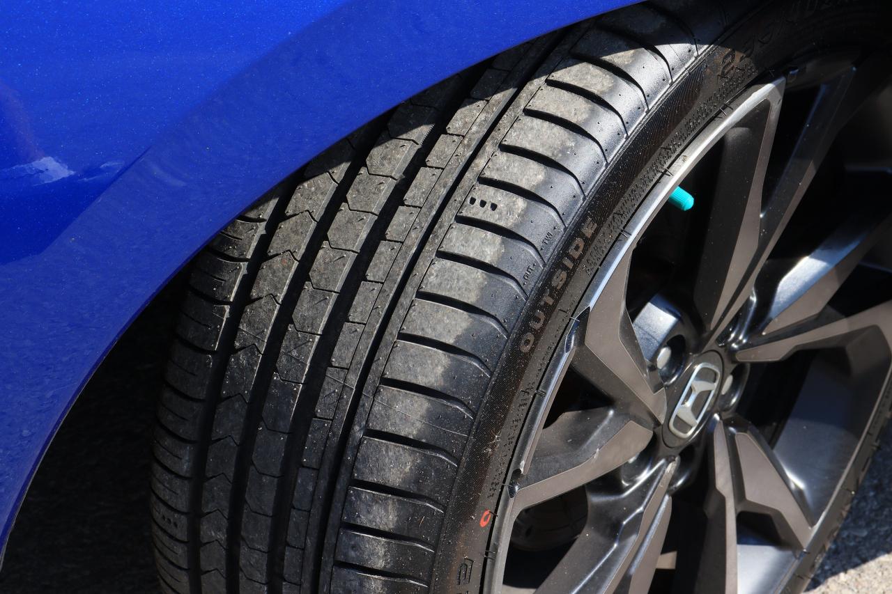 2018 Honda Civic Sport Touring | Auto | Leather | Roof | Nav | Cam Photo