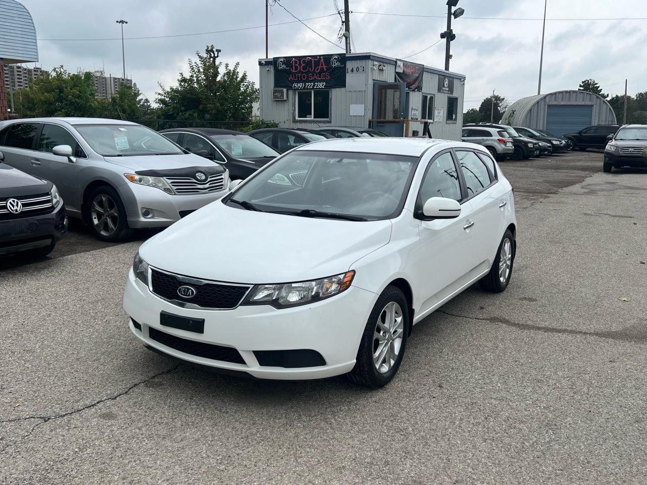Used 2012 Kia Forte5 5dr HB Auto EX for sale in Kitchener, ON