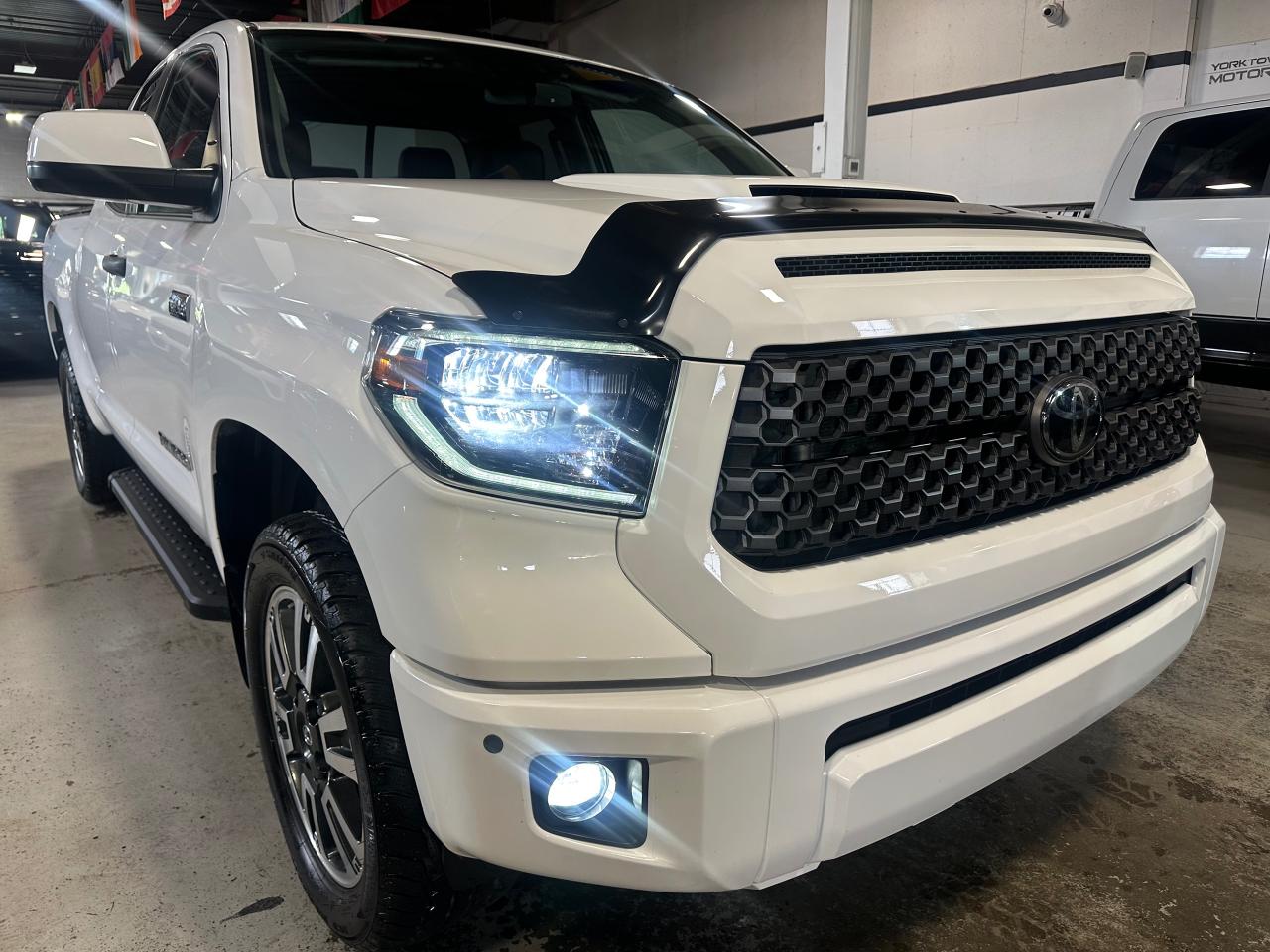 2020 Toyota Tundra TRD SPORT PKG / 6.5" BOX/ 5.7L, V8/ LEATHER Photo2