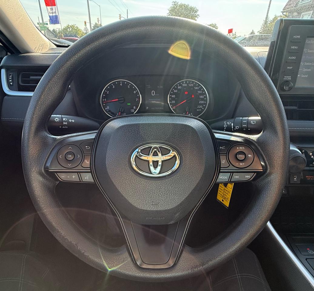 2021 Toyota RAV4 LE Photo