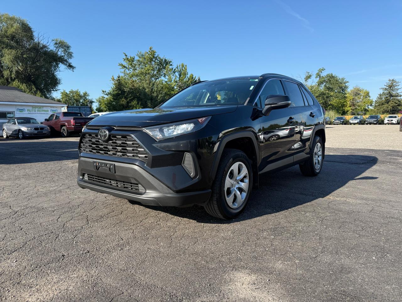 2021 Toyota RAV4 LE Photo7