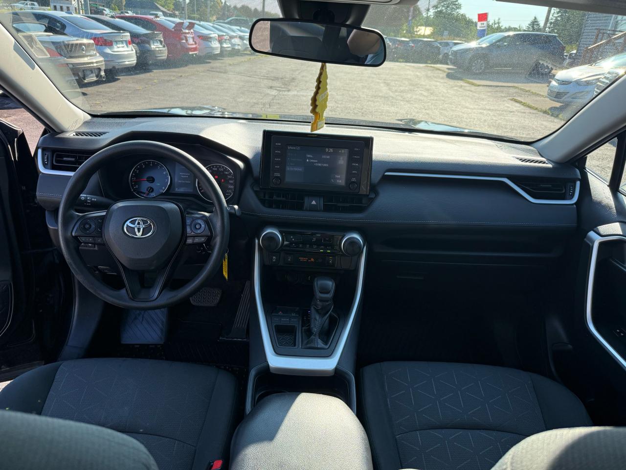 2021 Toyota RAV4 LE Photo12