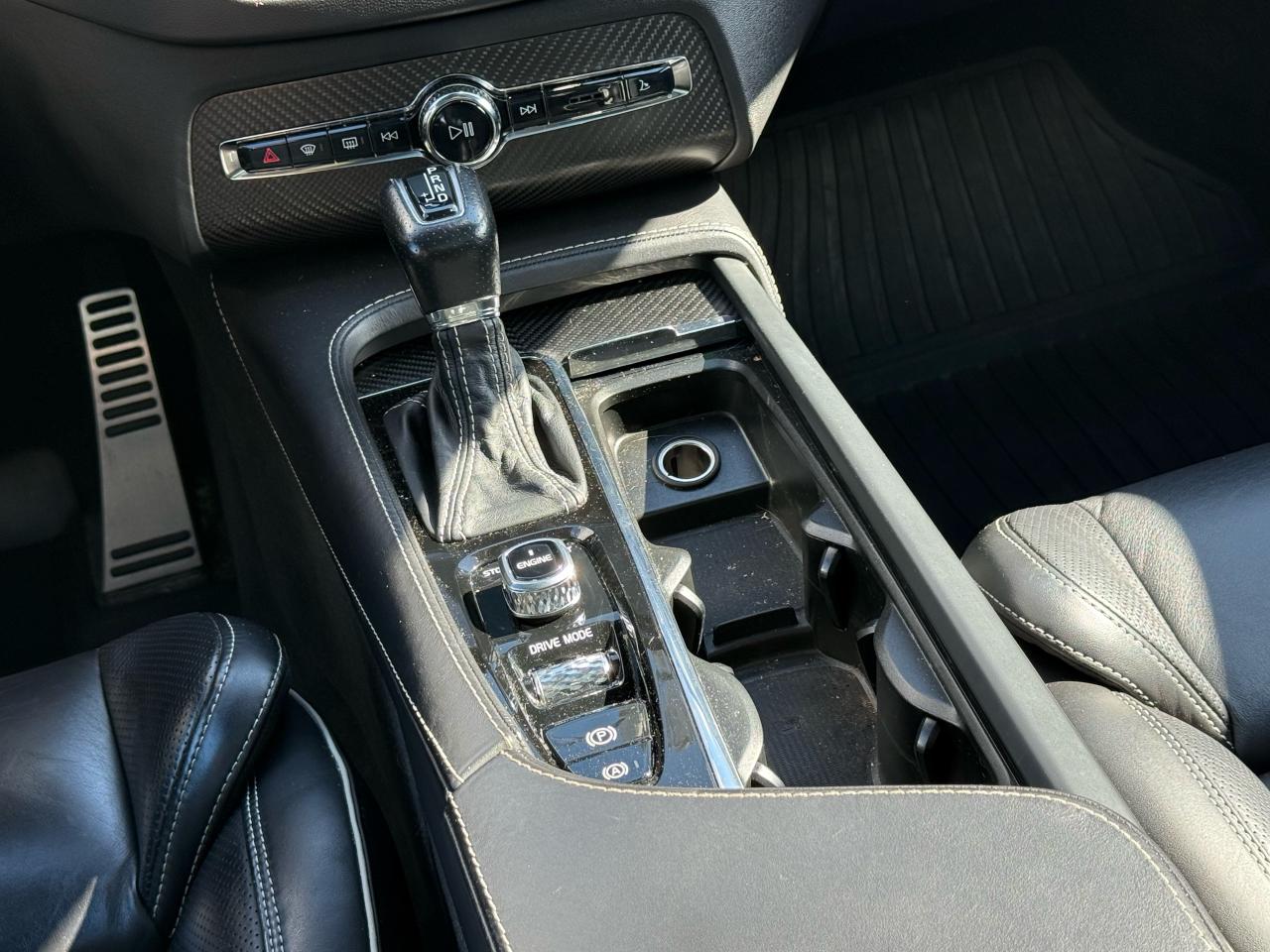 2017 Volvo XC90 T6 R-Design 7PASS|NAVI|BACKUP - Photo #10