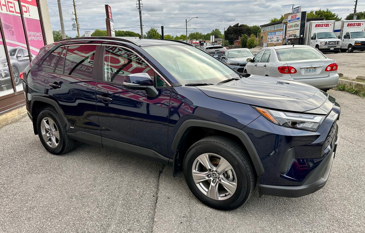 2023 Toyota RAV4 Hybrid XLE | NO ACCIDENTS | SUNROOF | AWD Photo3