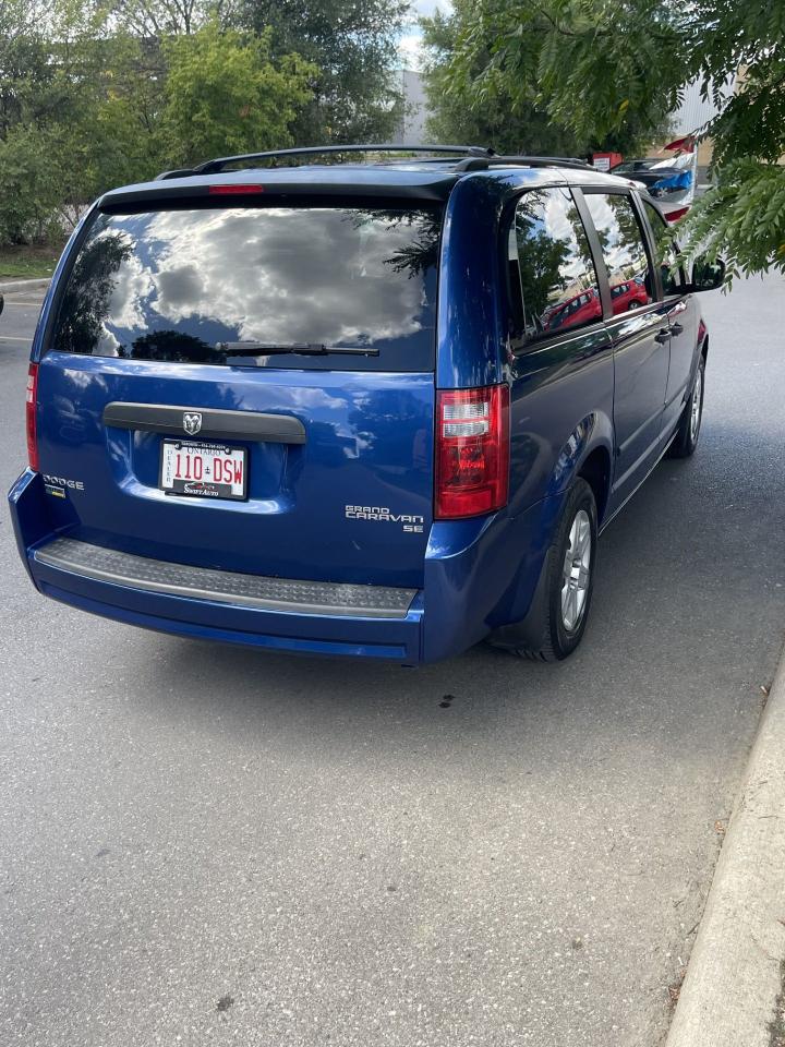 2010 Dodge Grand Caravan SE  /  ONLY 158,000 KMS - Photo #4