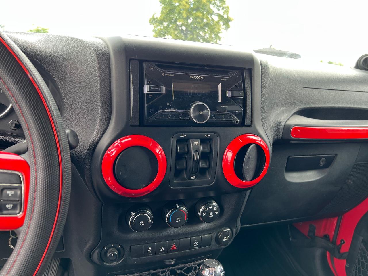 2012 Jeep Wrangler 4WD 4DR SAHARA - Photo #11