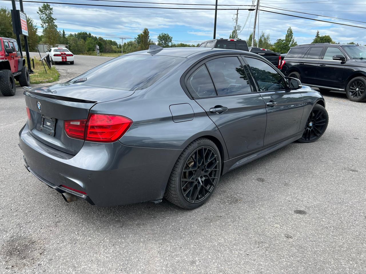 2013 BMW 3 Series 4dr Sdn 335i xDrive AWD Photo4