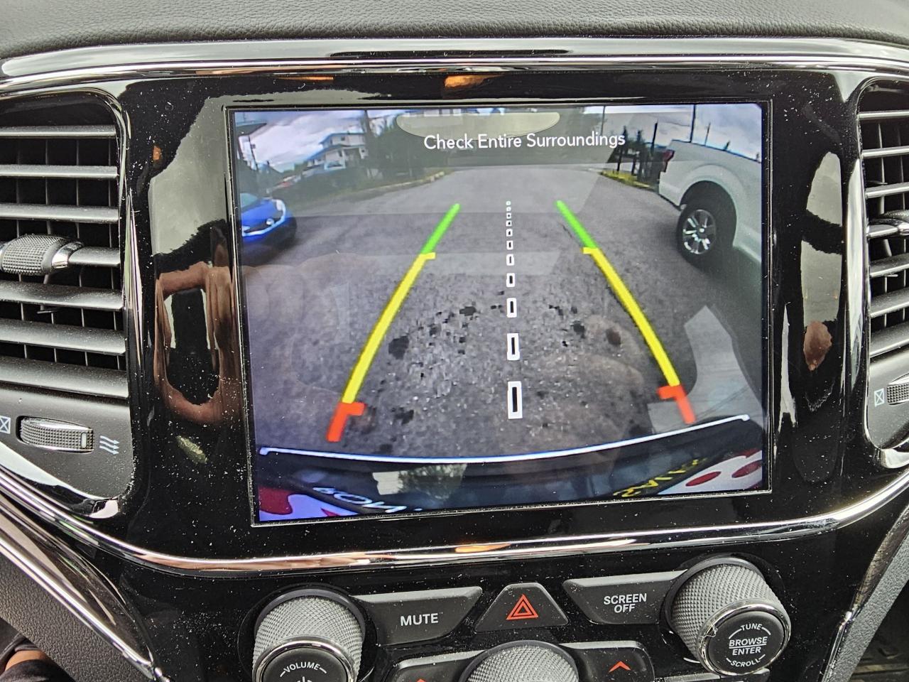2019 Jeep Grand Cherokee Overland 4x4, FULLY LOADED, NAVI, PANORAMIC, 141KM - Photo #16