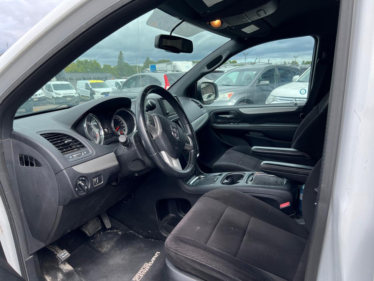2014 Dodge Grand Caravan SXT - Photo #2