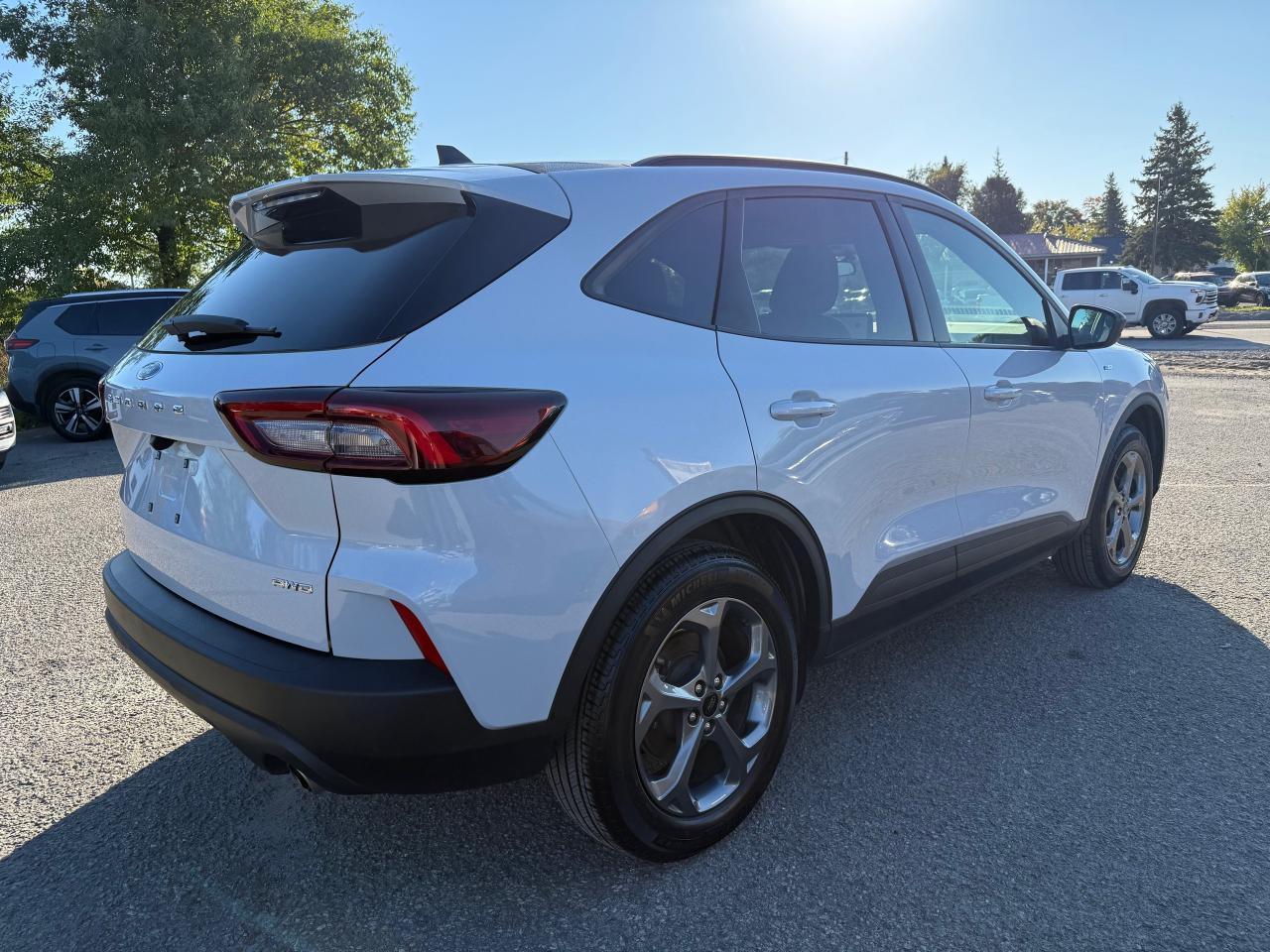 2025 Ford Escape ST-Line Heated Steering and Seats! AutoStart! Photo4