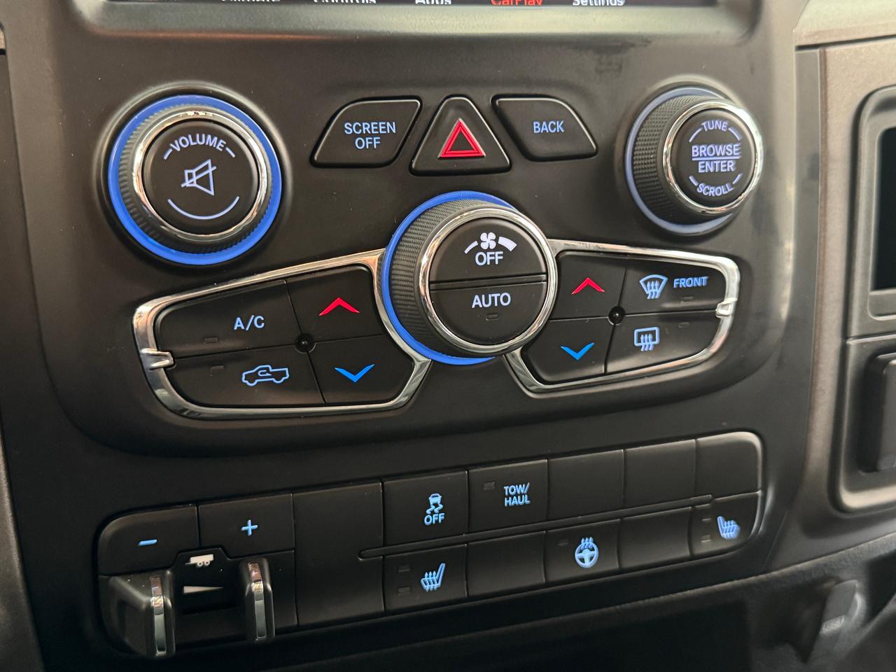 2020 RAM 1500 Classic Express 4x4 Crew 5.7L V8+New Brakes+ApplePlay Photo